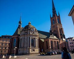 Kostel Riddarholmen najdeme na stejnojmenném ostrově