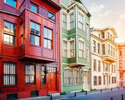 Barevná architektura čtvrti Balat