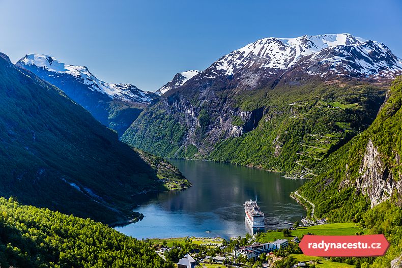 Lákavé jsou i výlety do okolí fjordu